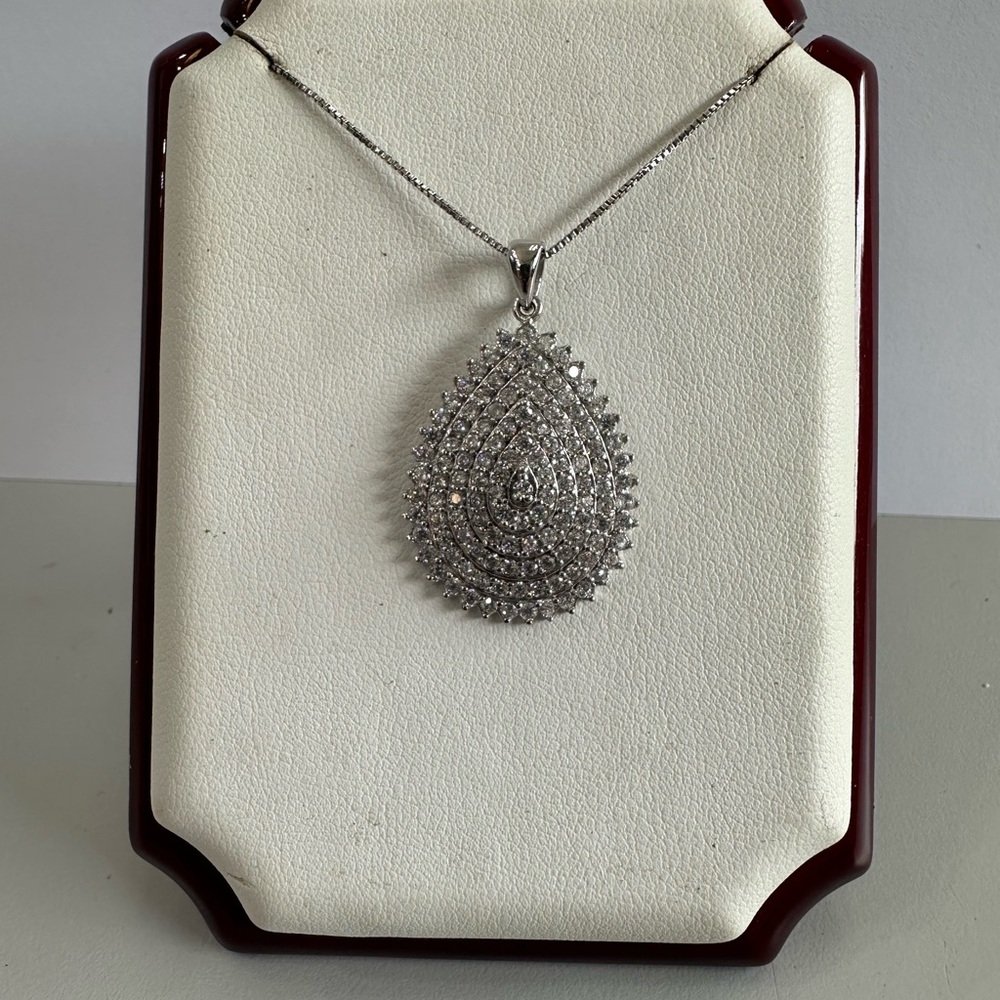 Elegant Silver Teardrop Halo Pendant Necklace - Sparkling White Stones